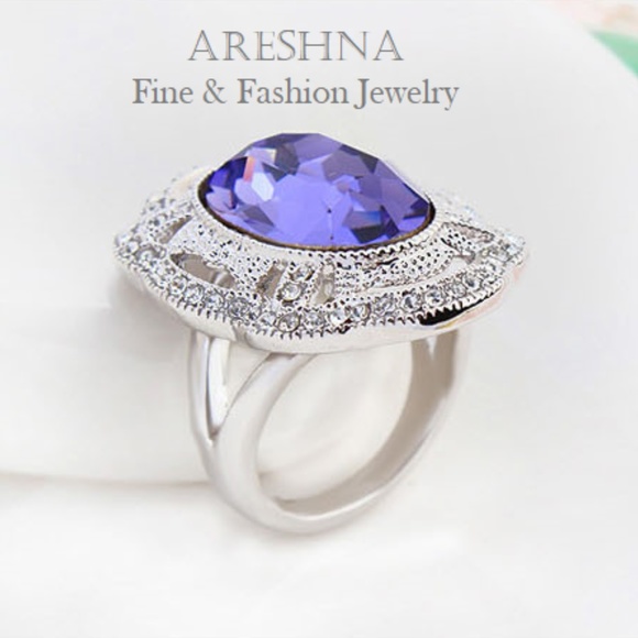 Tanzanite Swarovski Crystals Cocktail Ring - Picture 2 of 8